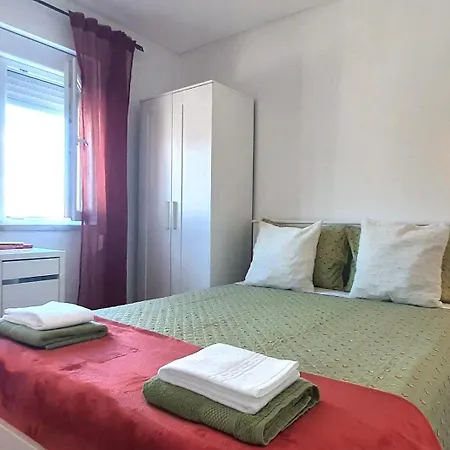 Vila Sao Martinho Homestay *
